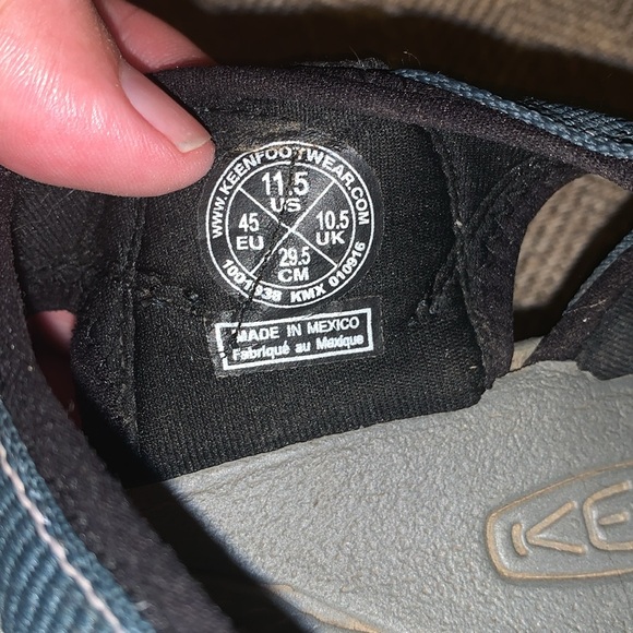 Excellent Preowned Condition Keen Waterproof Sandals Size 11.5 very nice. - Picture 8 of 8